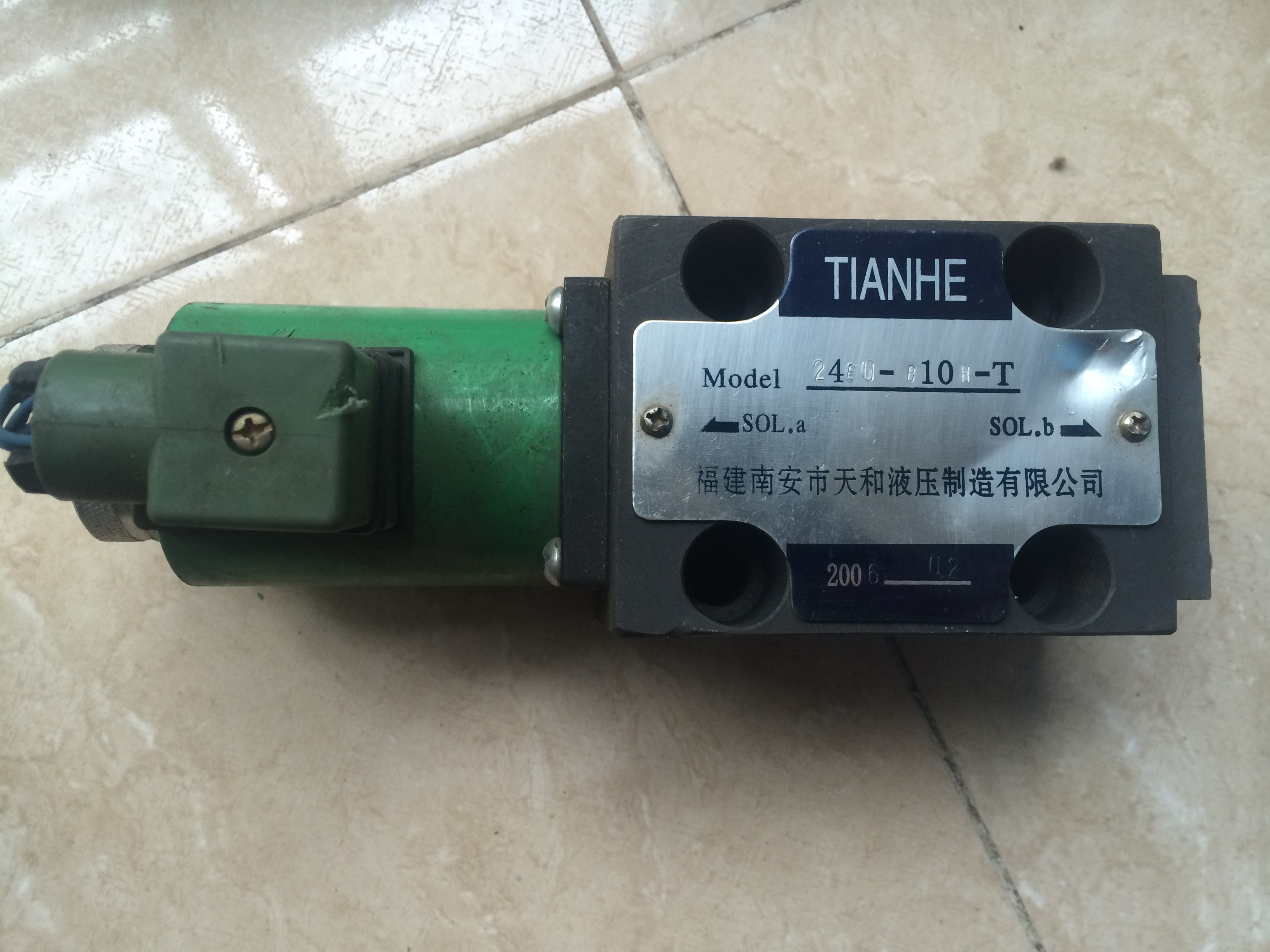 ZOOMLION truck crane Solenoid operated directional control valve 24EO-B10H-T  1010300190