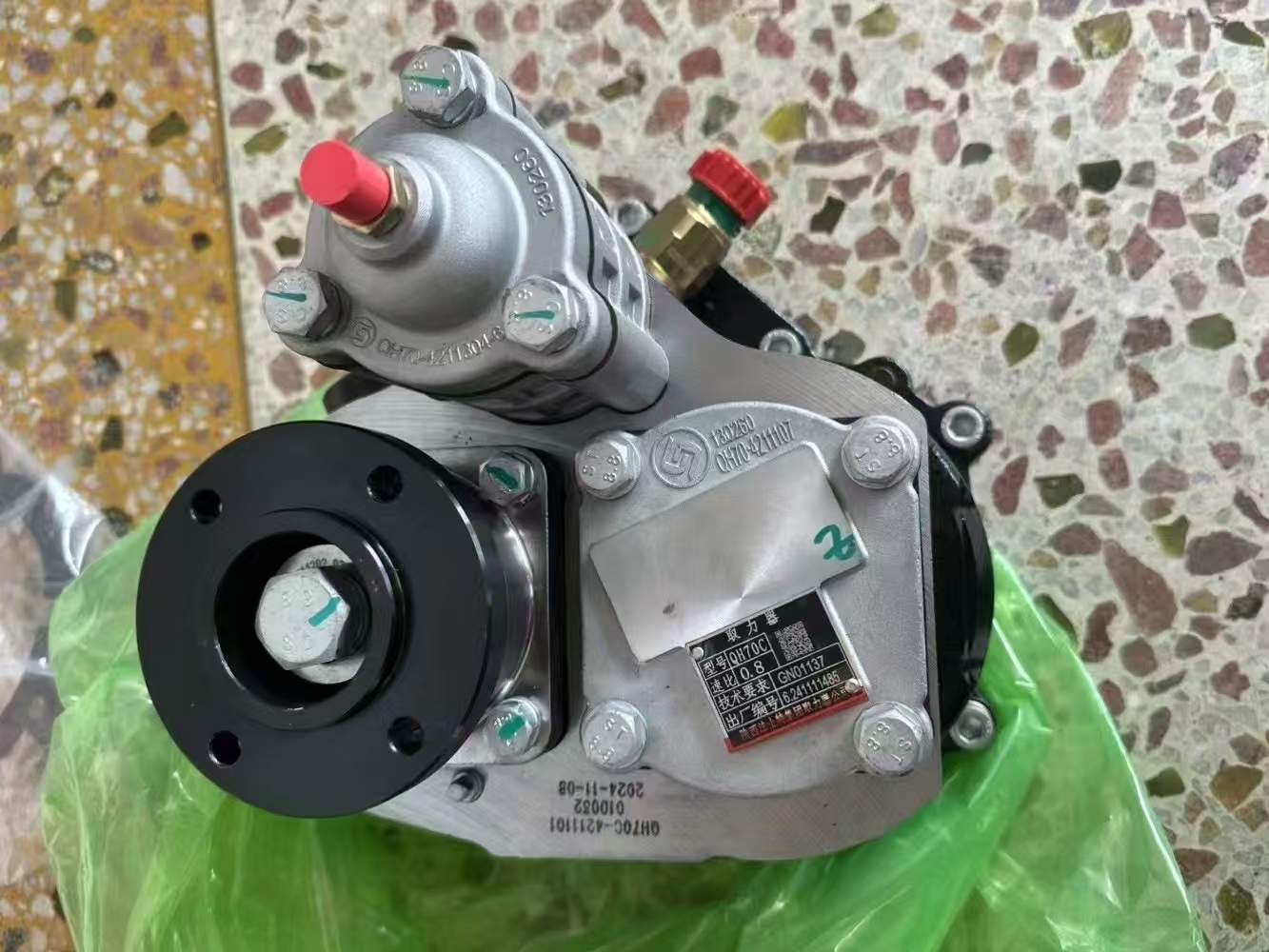 Fast transmission gear box 6E240 and QH70C PTO ASSY