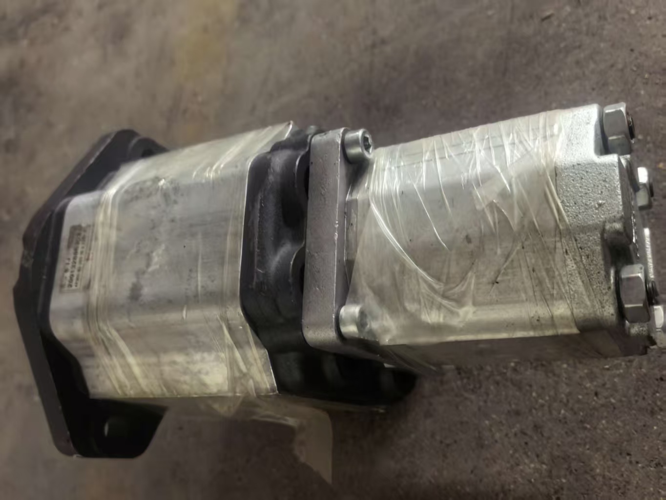 ZOOMLION ZTC800H truck crane BUCHER HYDRAULIS GEAR PUMP P10100001822  AP300/63-200/26S
